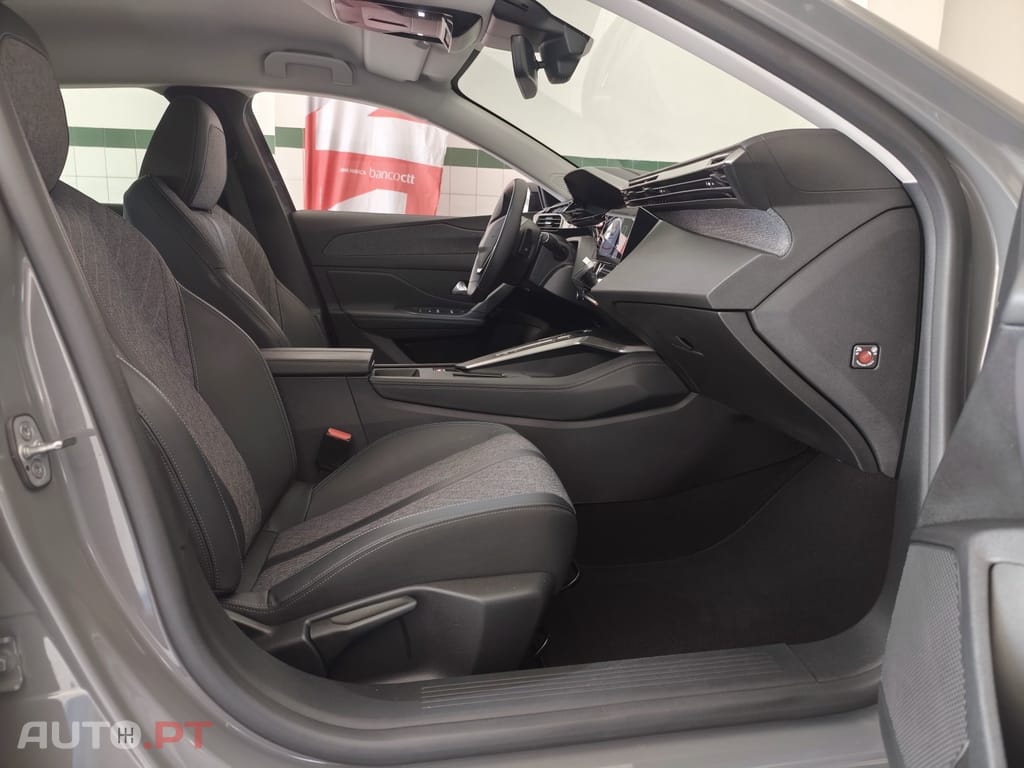 Peugeot 408 1.6 Hybrid Allure e-EAT8