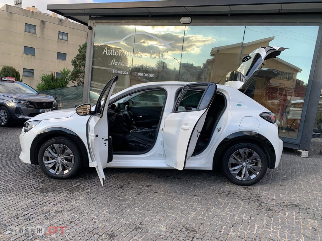 Peugeot E-208 50 kWh Allure Pack