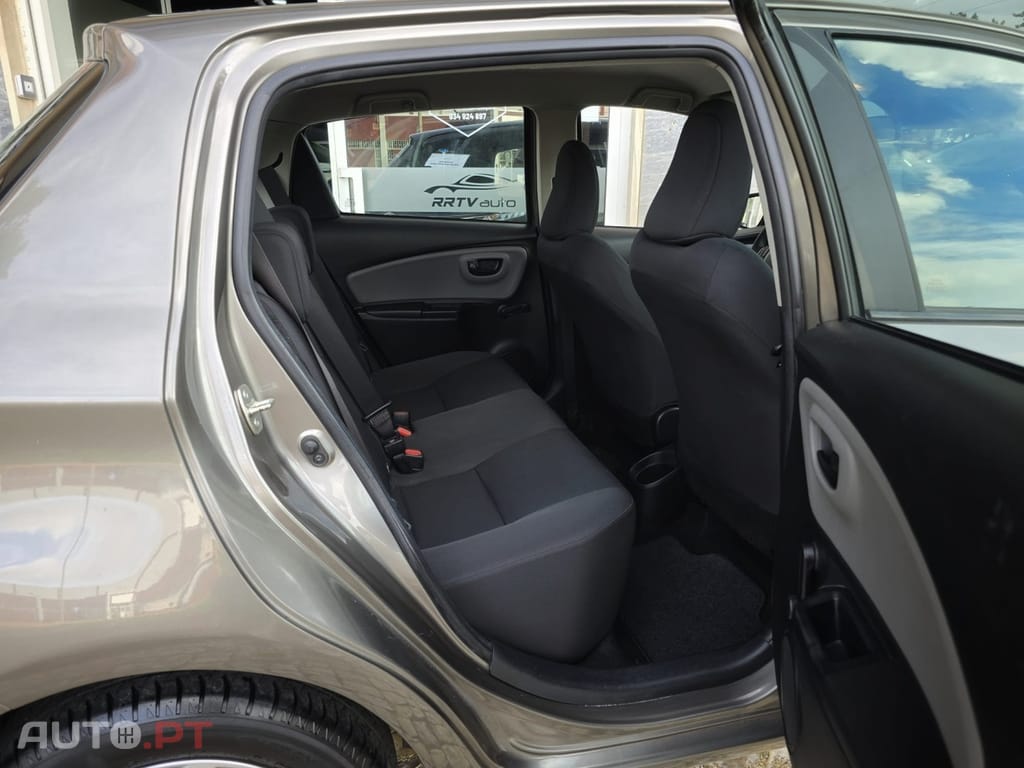 Toyota Yaris 1.0 VVT-i Comfort +PS Style+P.Techno