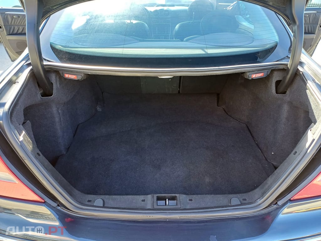 Mercedes-Benz CLK 270 Outro