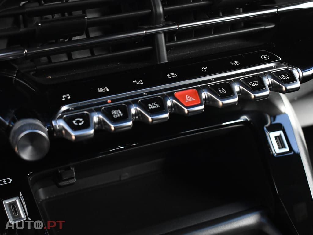 Peugeot E-208 50 kWh GT