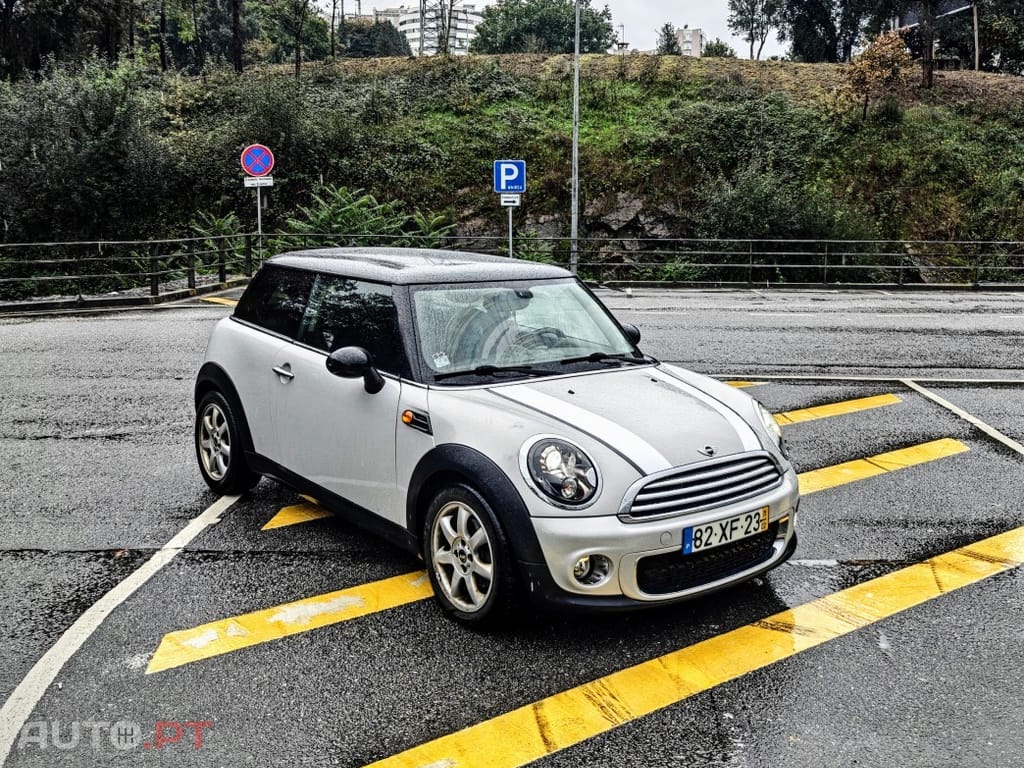 MINI Cooper Cooper D
