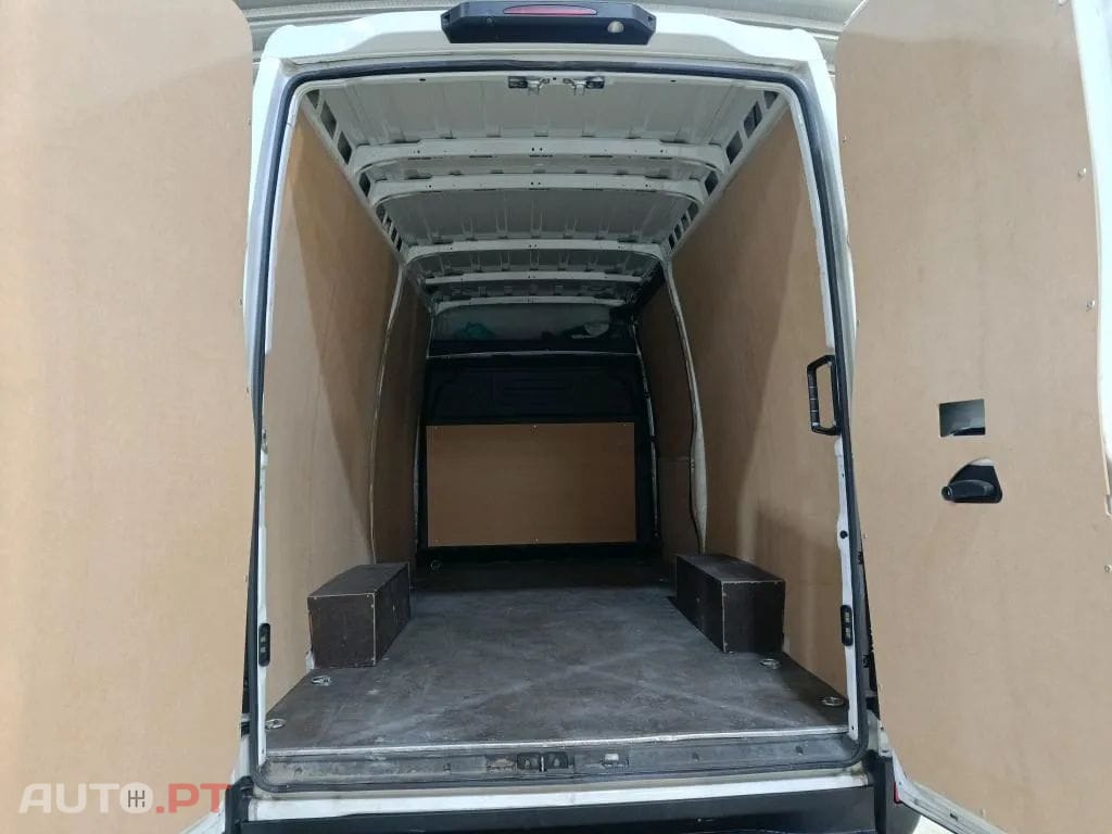 Iveco Daily 2.3 35S16V 3520L 12m3