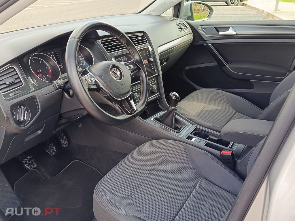 Volkswagen Golf 1.6 TDi Confortline