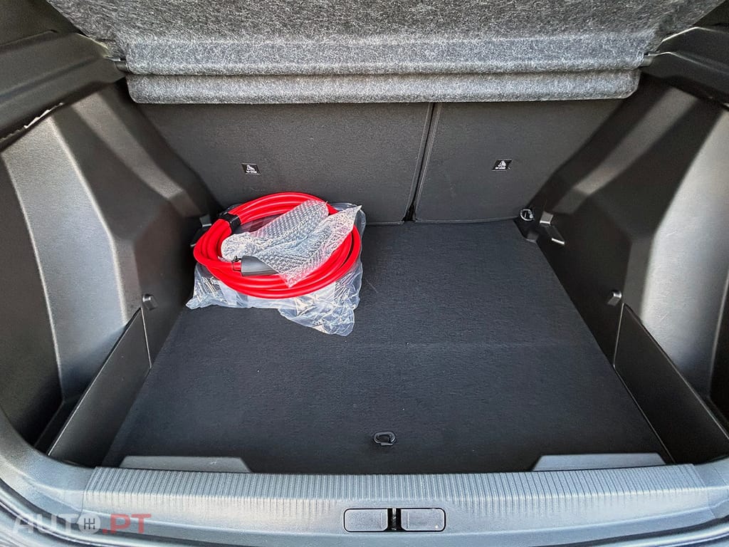 Peugeot E-2008 54 kWh Active