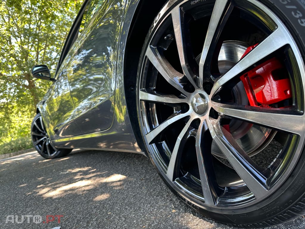 Tesla Model 3 Long-Range Dual Motor AWD