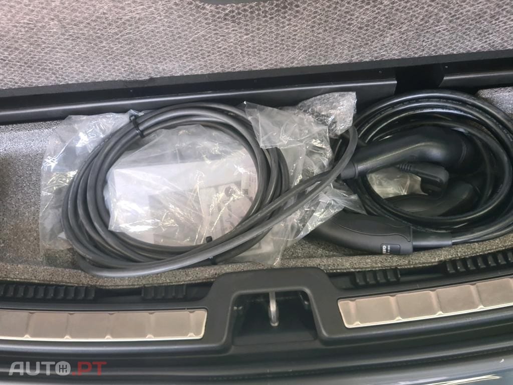 Volvo XC60 2.0 T6 PHEV Plus Bright AWD