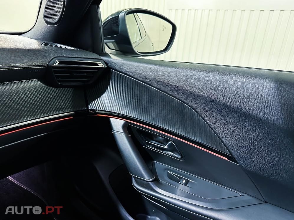 Peugeot E-2008 50 kWh GT