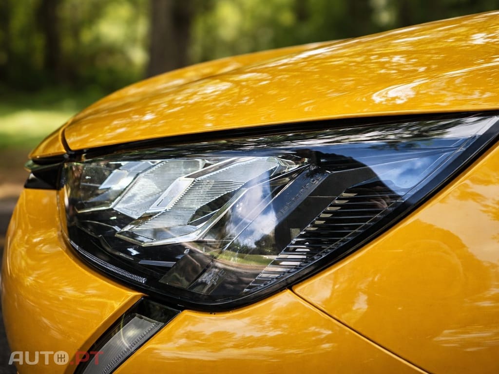 Peugeot E-208 Active