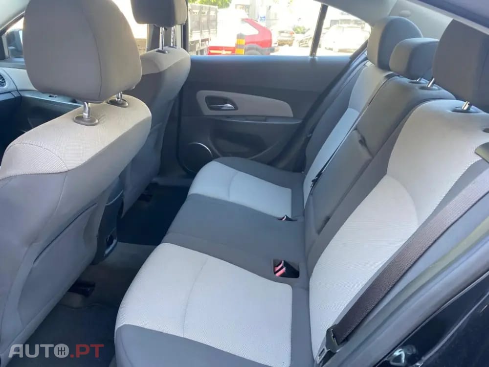 Chevrolet Cruze 1.6 LS
