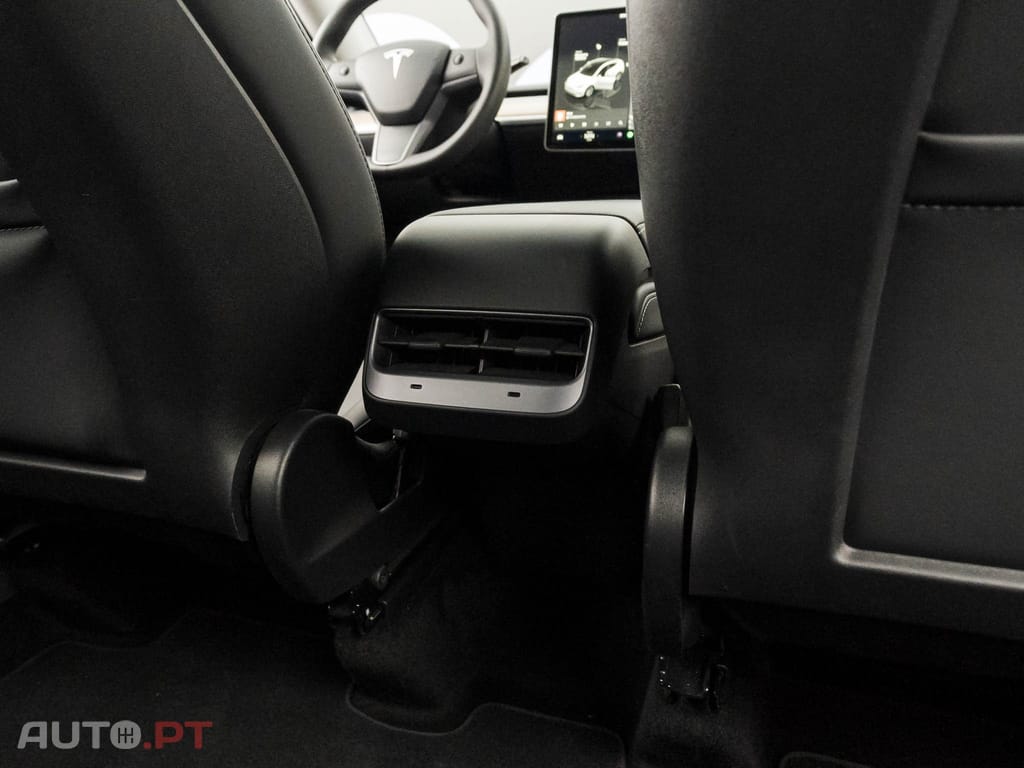 Tesla Model Y Long Range Tração Integral