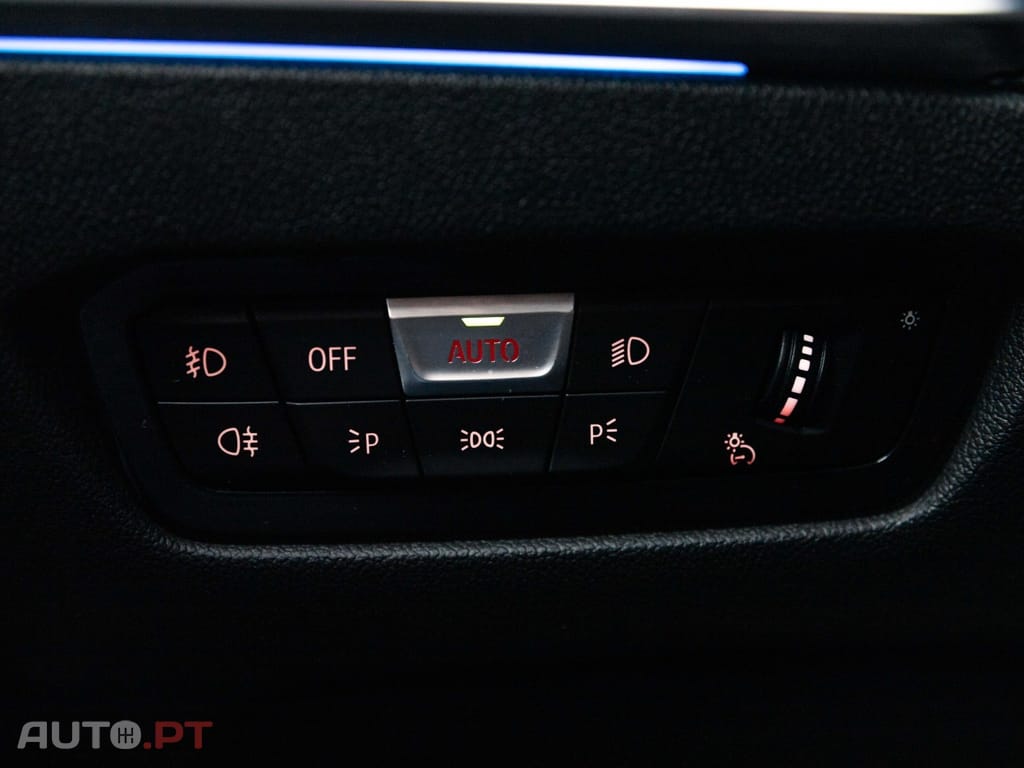 BMW 330 e Touring Line Sport Auto