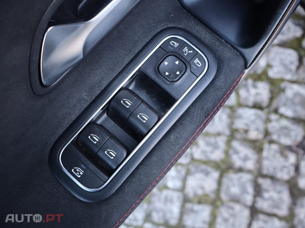 Mercedes-Benz A 250 e AMG Line