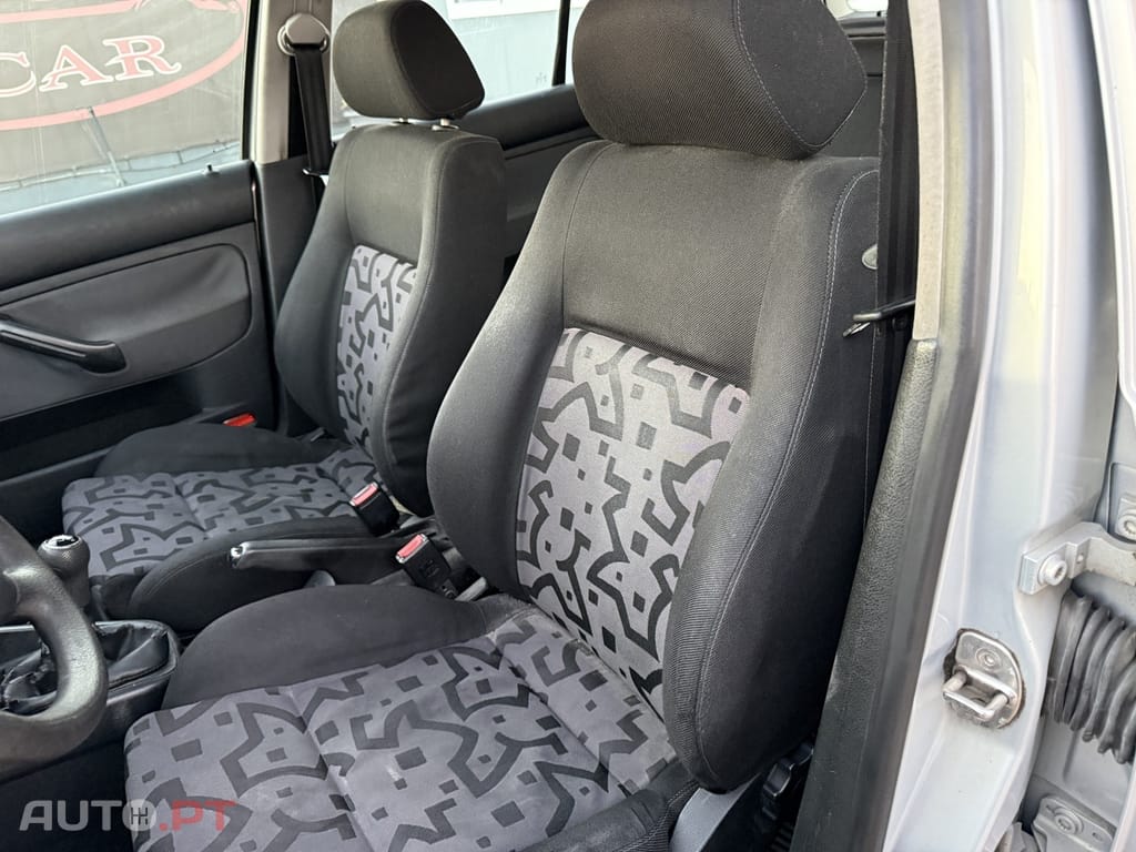 Volkswagen Golf 1.4 FSi Confortline