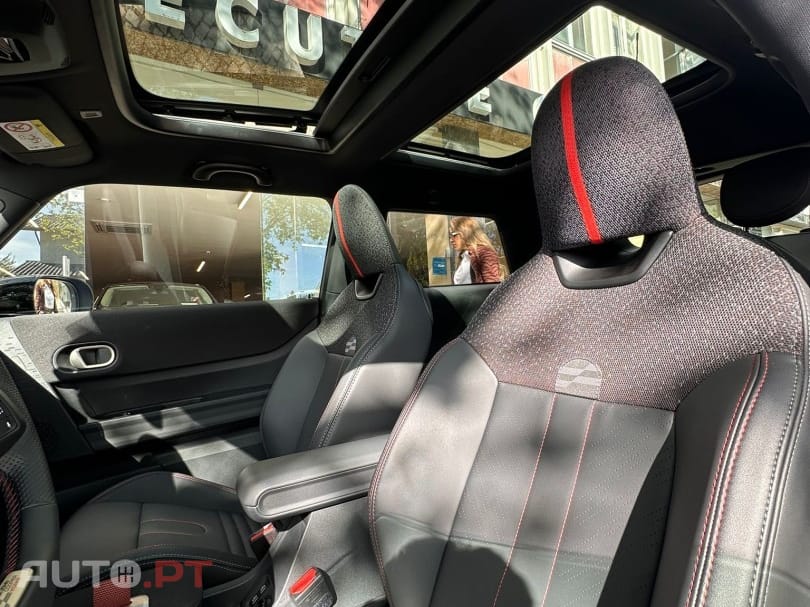 MINI Cooper John Cooper Works Auto Desportiva