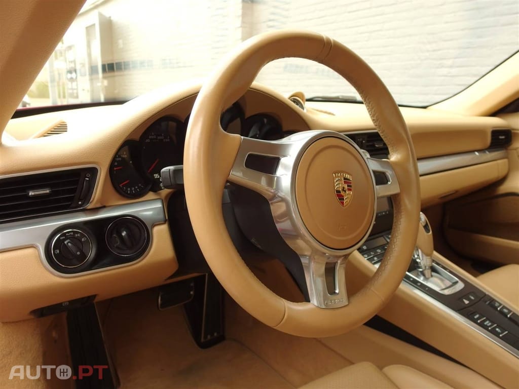 Porsche 911 Carrera