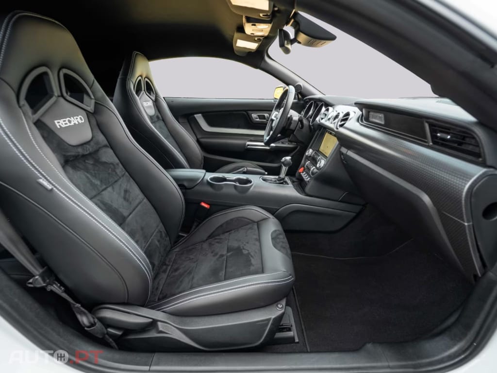 Ford Mustang 2,3 PERFORMA Premium GT 500 SHELBY 