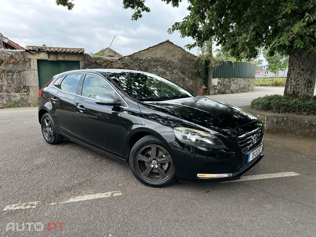 Volvo V40 2.0 D2 Momentum Eco