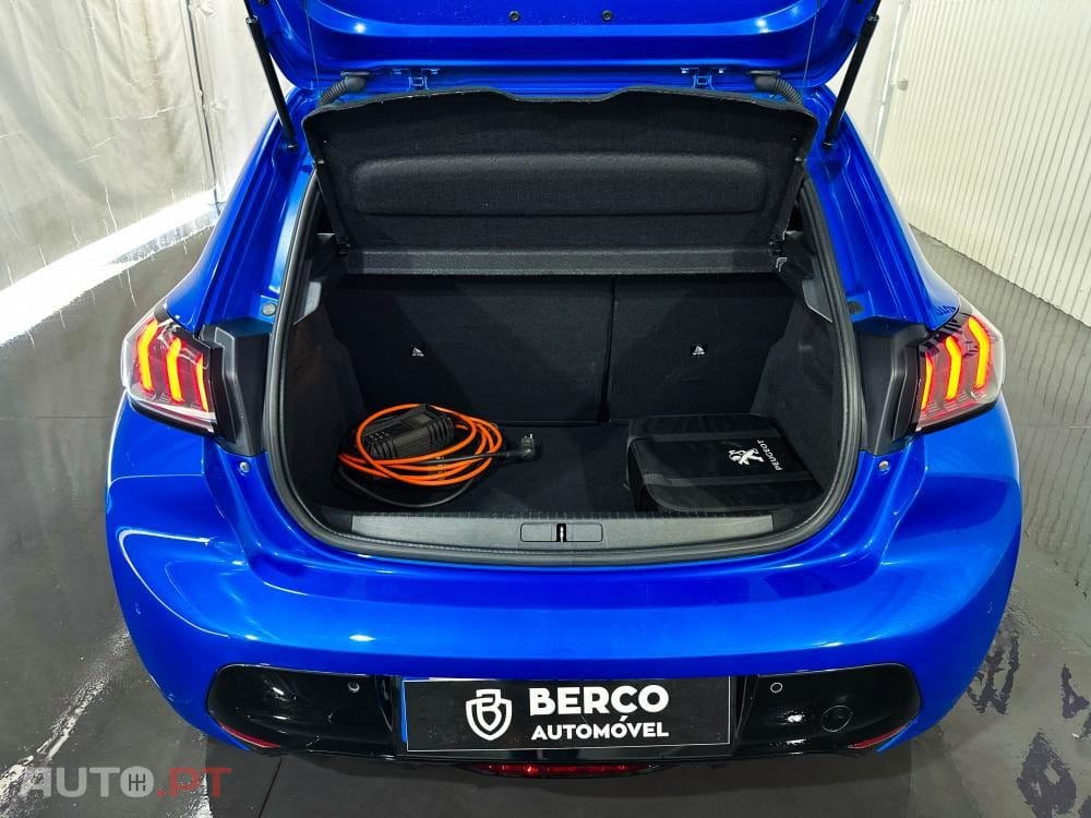 Peugeot E-208 50 kWh GT Pack