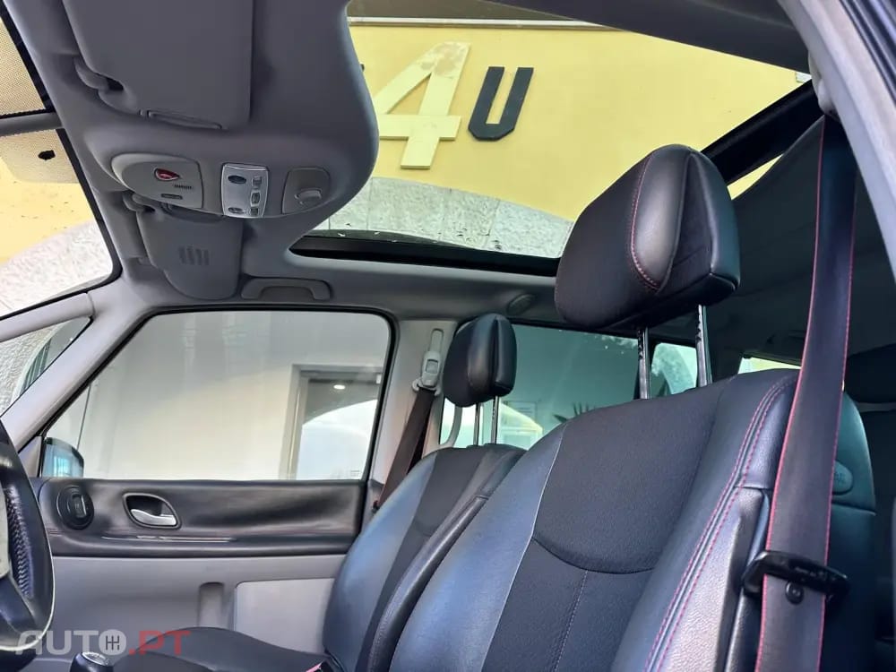 Renault Espace 2.0 dCi Initiale 7L