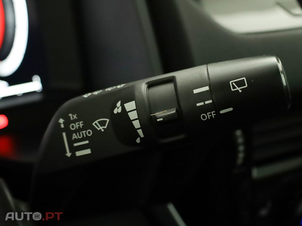 Nissan Qashqai Qashqai 1.3 DIG-T N-Connecta LED Xtronic