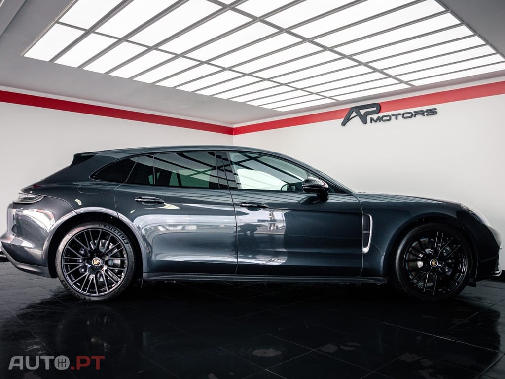 Porsche Panamera 4 E-Hybrid Platinum Edition