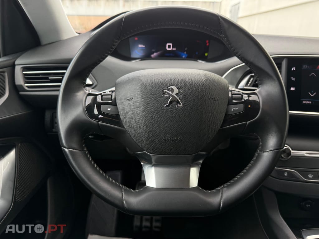 Peugeot 308 1.5 BlueHDi Style J17