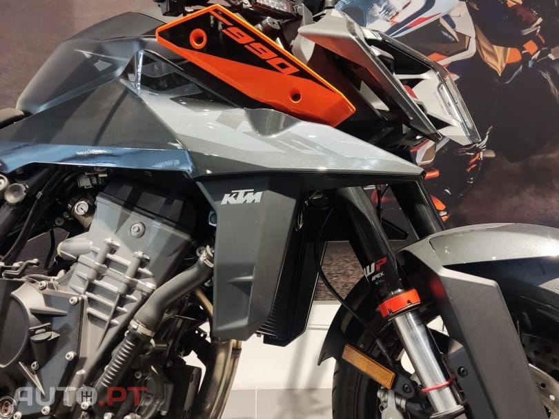 KTM 990 DUKE
