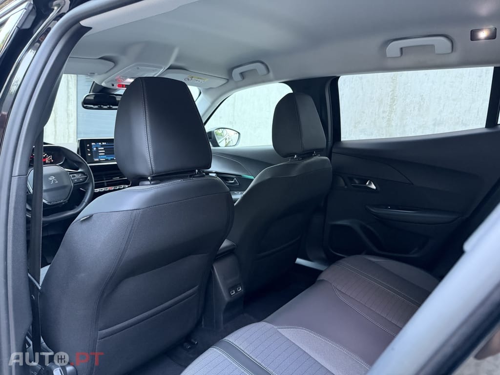 Peugeot 2008 1.5 BlueHDi Allure Pack