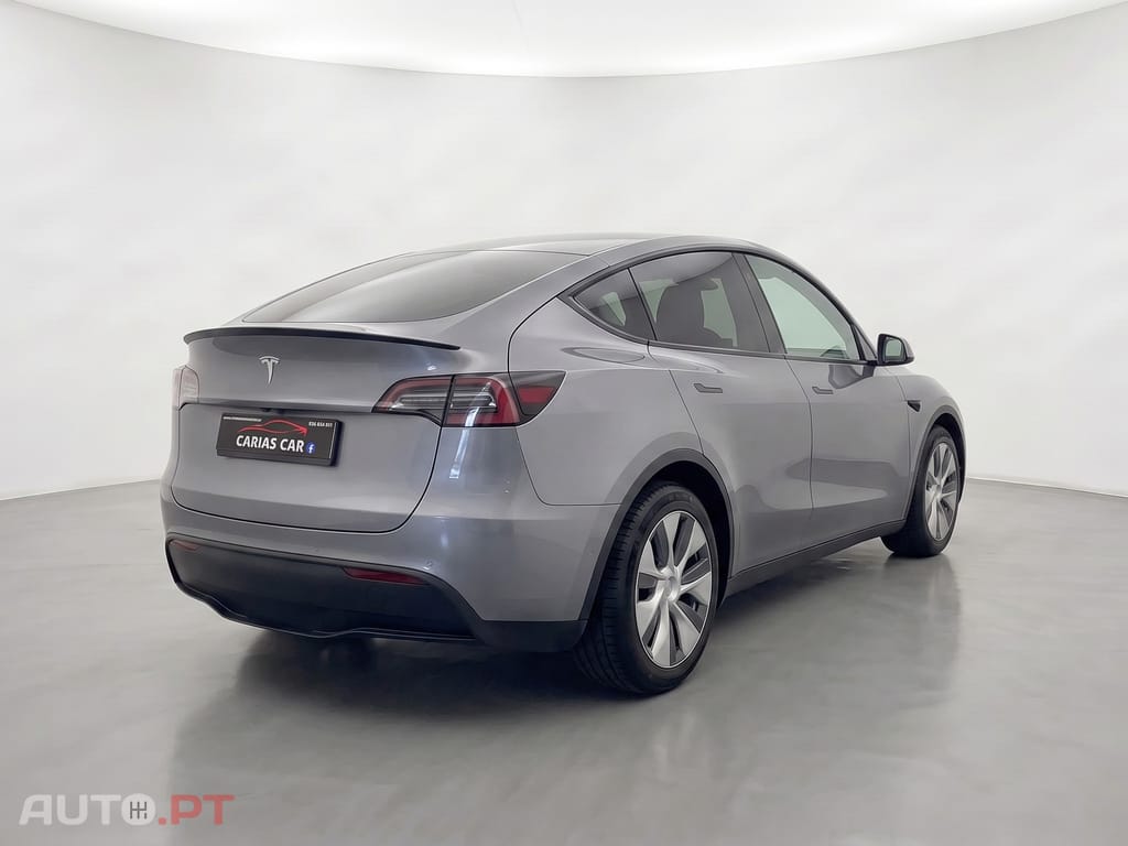 Tesla Model Y Standard Range RWD
