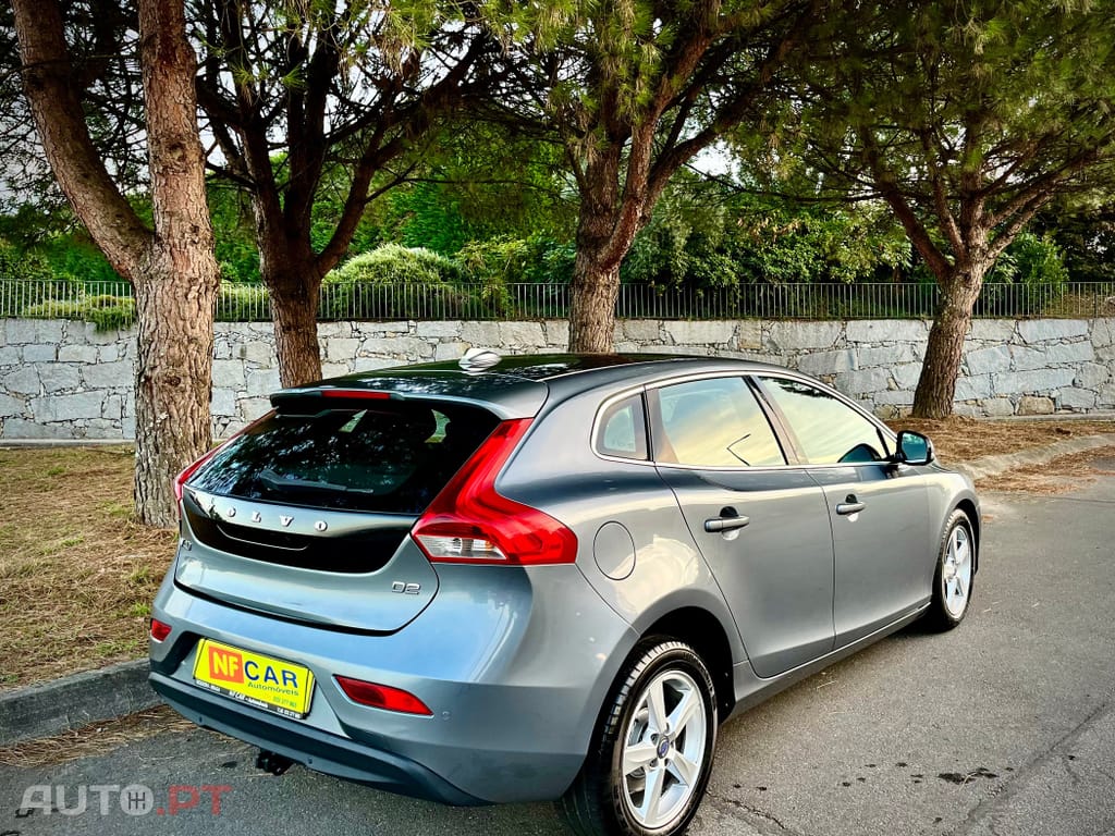 Volvo V40 D2