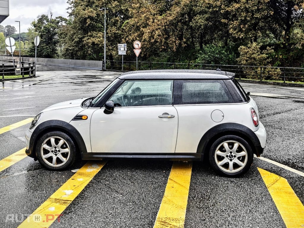 MINI Cooper Cooper D