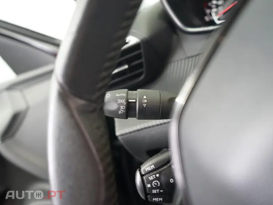 Peugeot 2008 1.2 PureTech Allure