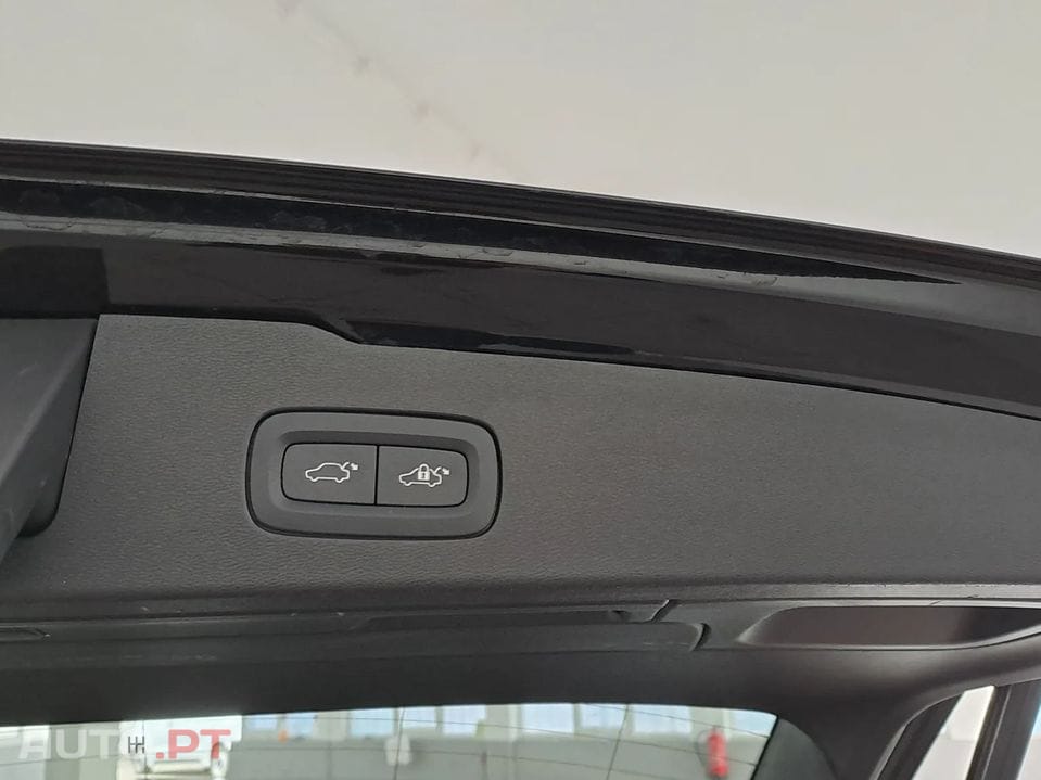 Volvo V60 2.0 B4 Core Auto