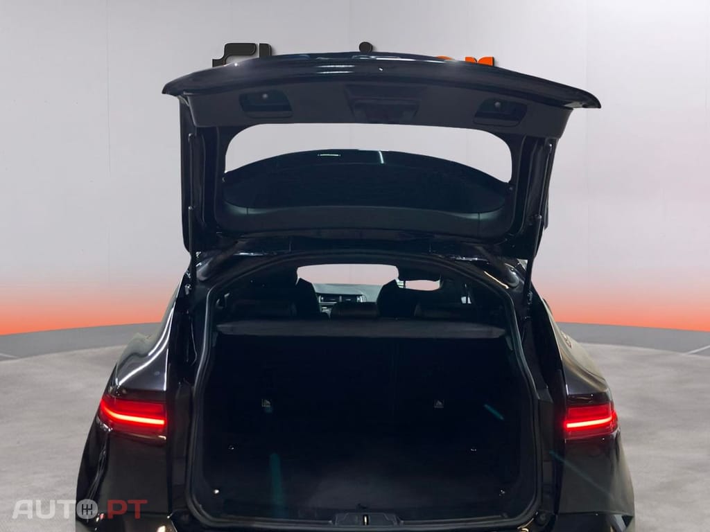 Jaguar E-Pace 2.0 i4D R-Dynamic — fotografia 18