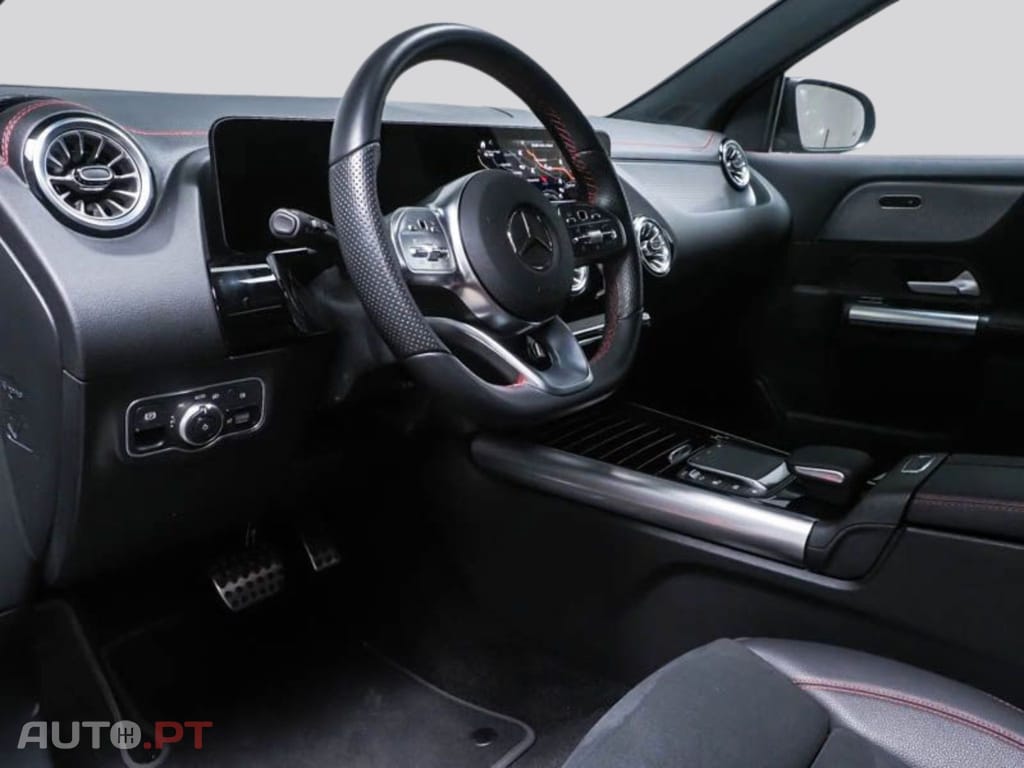 Mercedes-Benz EQA 300 4M AMG-Sport I.V.A DEDUTIVEL 