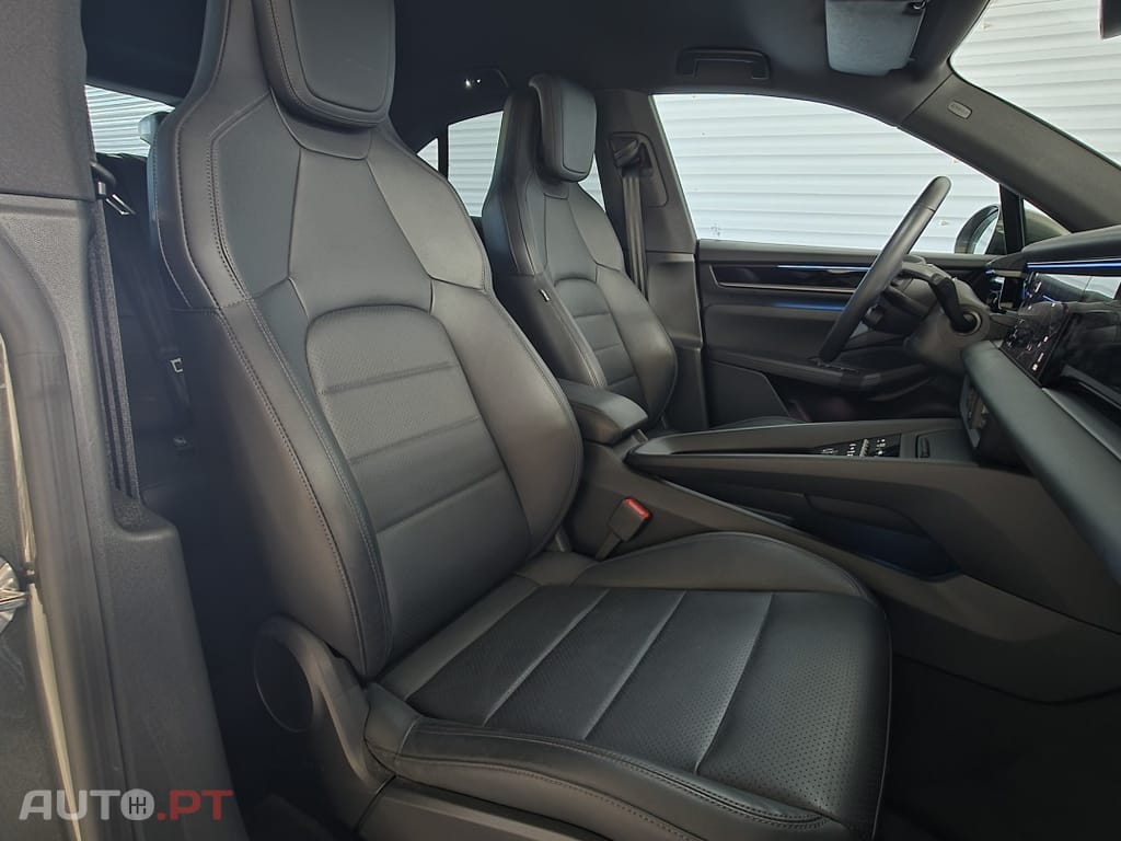 Porsche Macan Electric 4