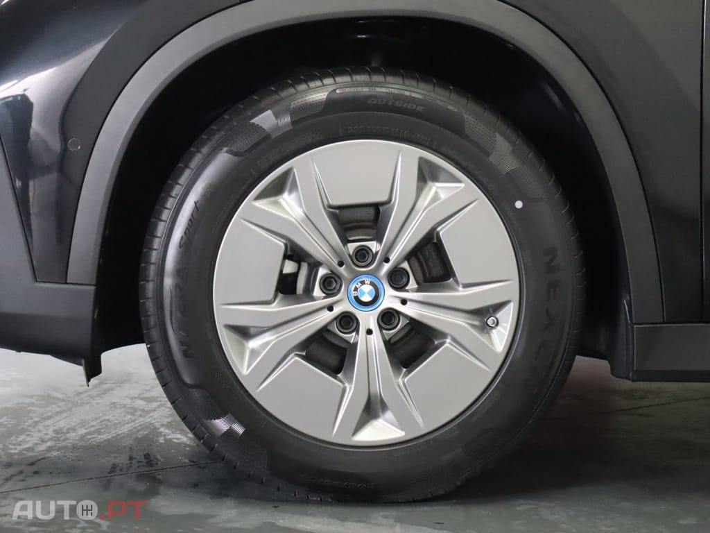 BMW iX1 xDrive30