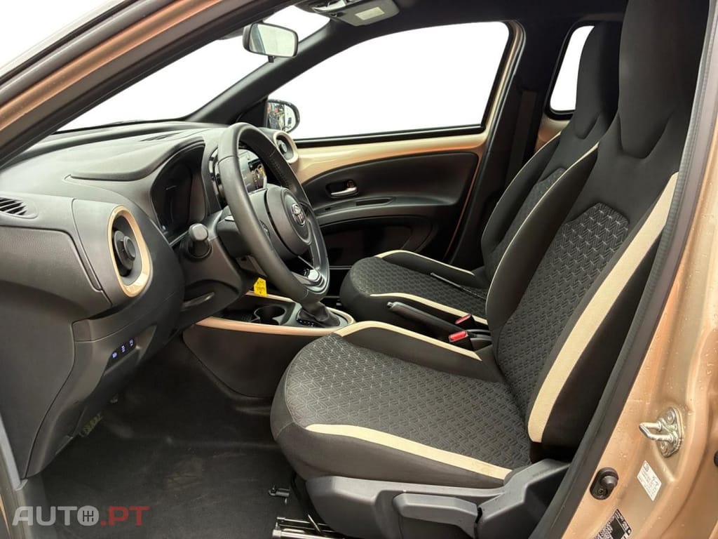 Toyota Aygo X 1.0 VVT-i S-CVT Dynamic