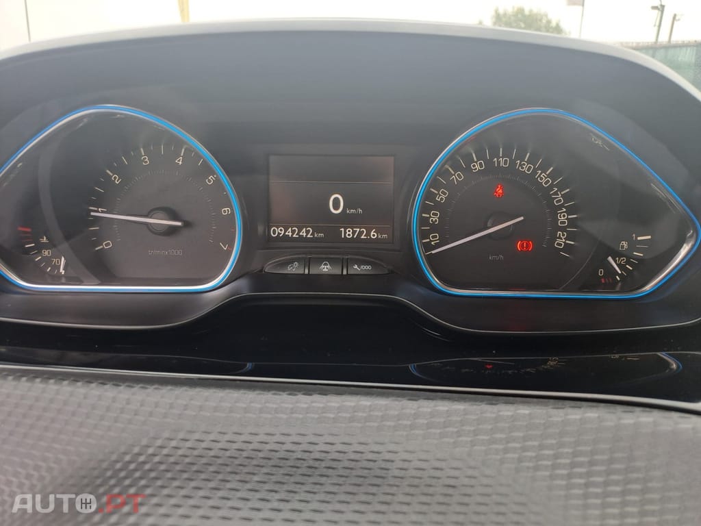 Peugeot 2008 1.2 PureTech Allure