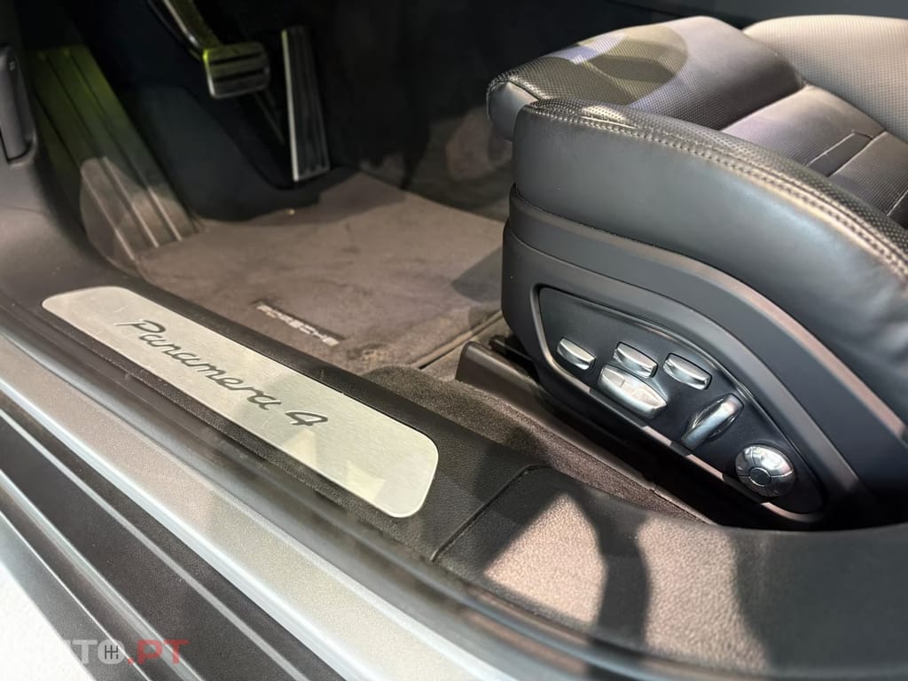 Porsche Panamera 4 E-Hybrid