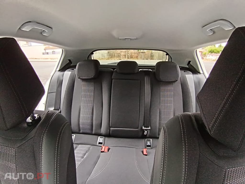 Peugeot 308 1.2 PureTech Allure EAT8