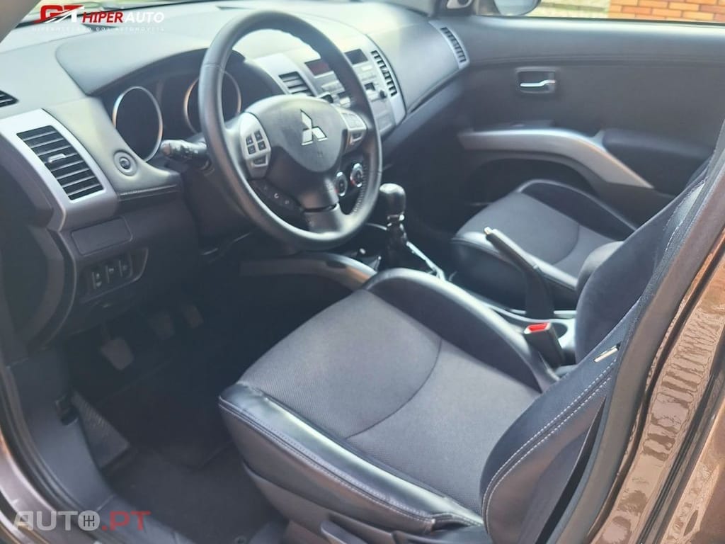 Mitsubishi Outlander 2.2 DI-D Instyle