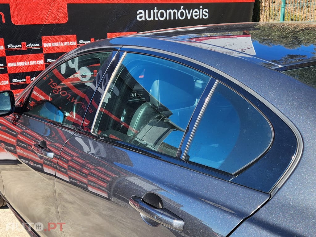 Jaguar XE 2.0 D R-Sport