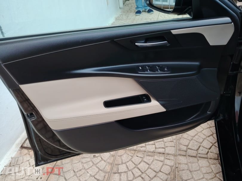 Jaguar XE 2.0 D AUTO 8 180 CV PRESTIGE COM EXTRAS