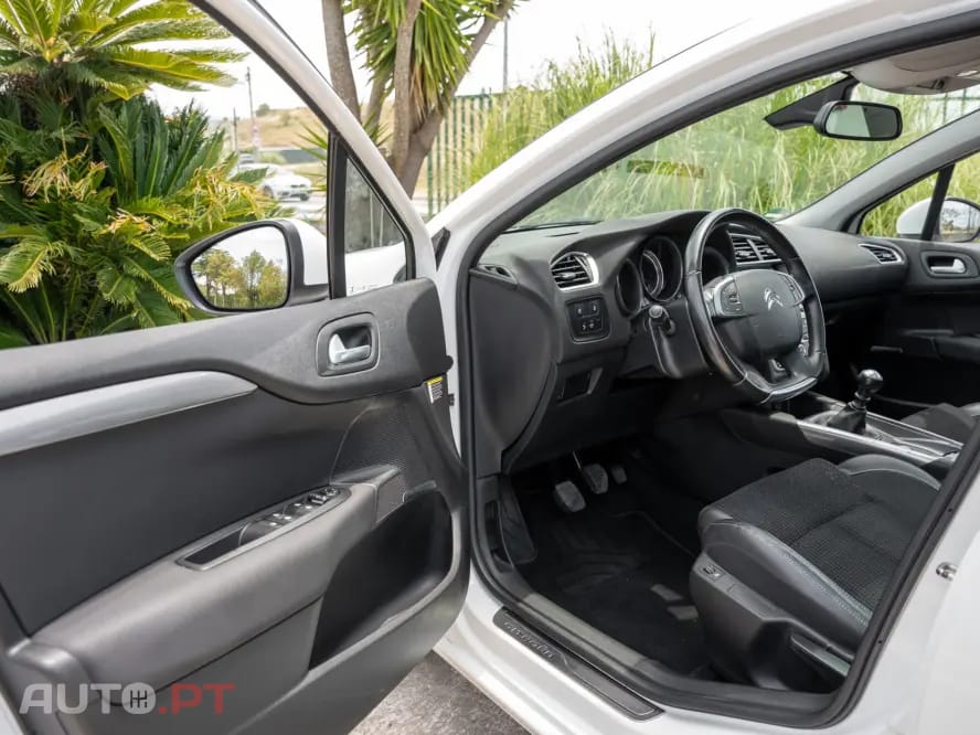 Citroen C4 PureTech 130 Stop & Start Shine