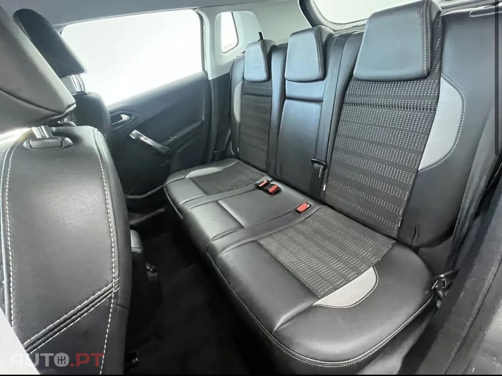 Peugeot 2008 1.2 PureTech Allure