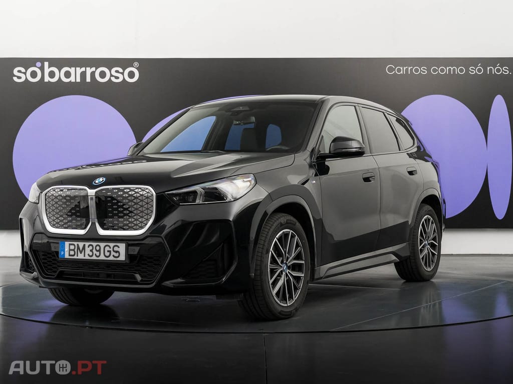 BMW iX1 eDrive20 Pack Desportivo M