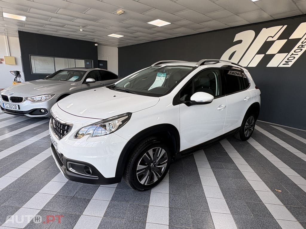 Peugeot 2008 1.2 PureTech Allure