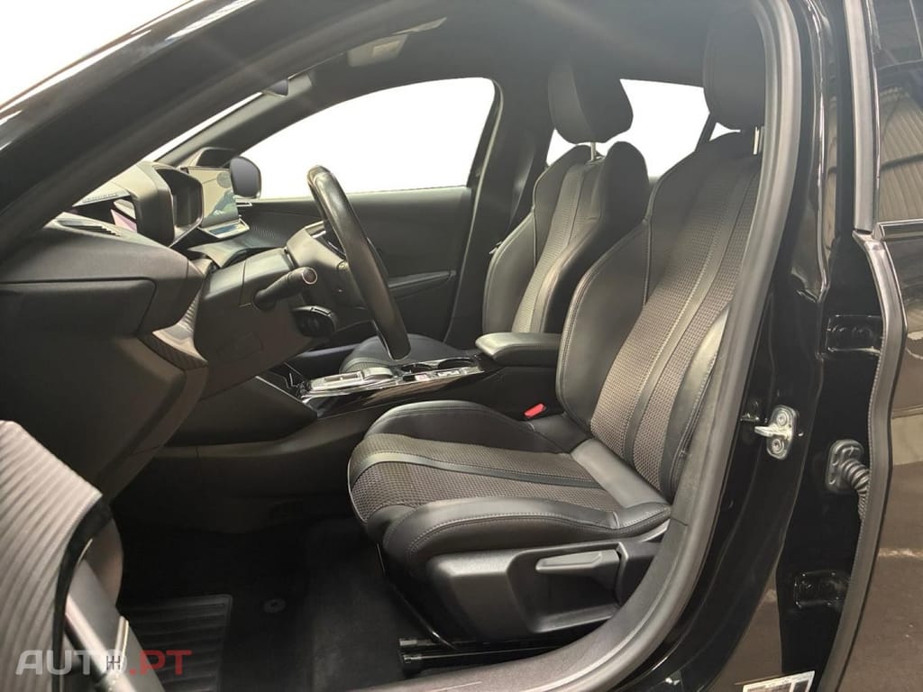 Peugeot E-208 50 kWh GT
